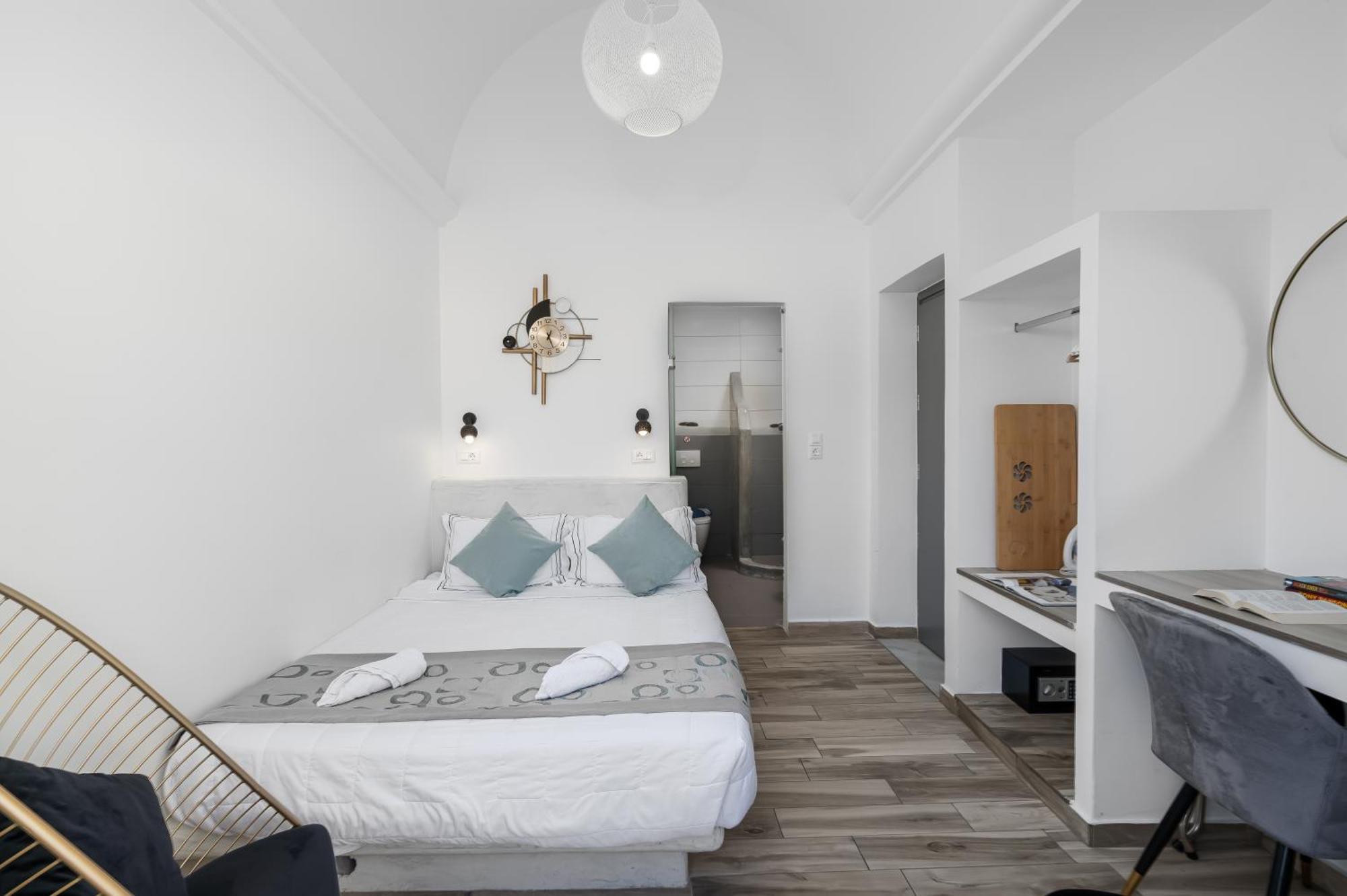 Oasis Suites Fira Fira (Santorini) Bagian luar foto