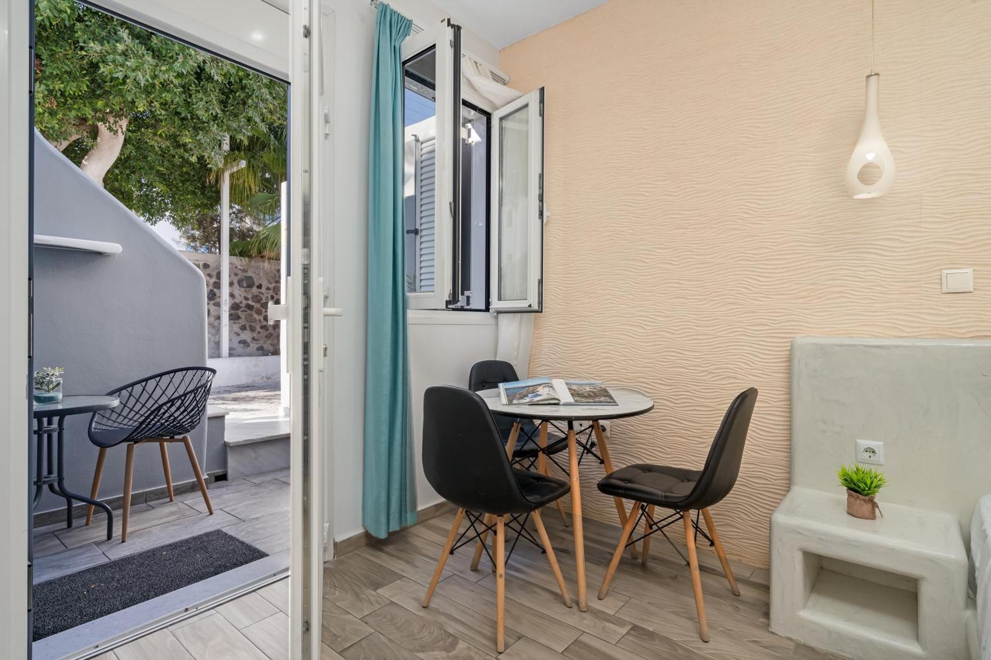 Oasis Suites Fira Fira (Santorini) Bagian luar foto