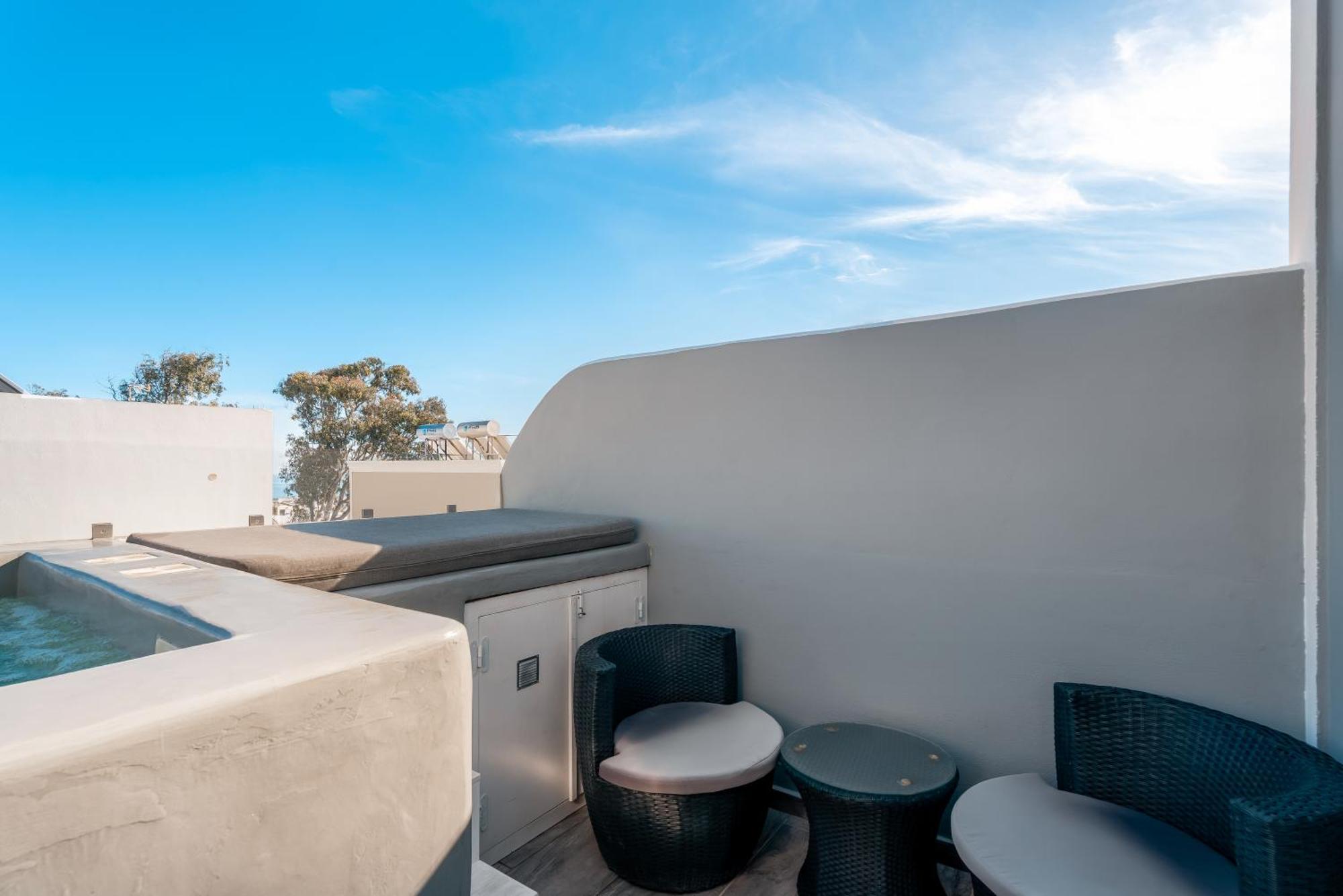 Oasis Suites Fira Fira (Santorini) Bagian luar foto