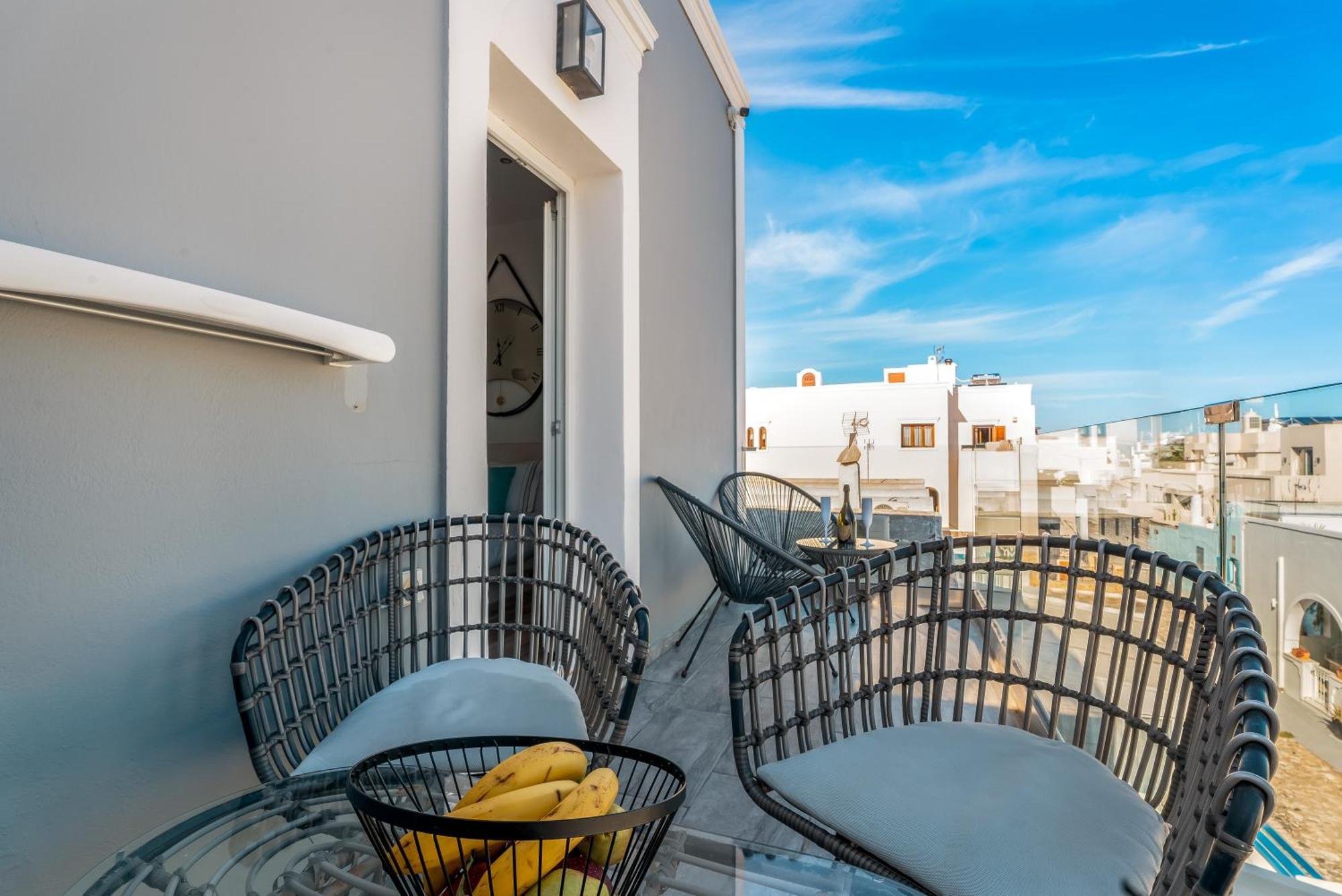 Oasis Suites Fira Fira (Santorini) Bagian luar foto